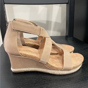 Adrienne Vittadini Wedge Sandals - Size 7 - Taupe